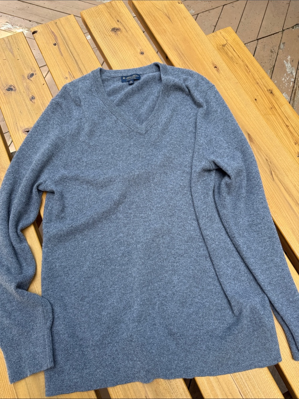 Brooks Brothers Gray V-Neck Cashmere Sweater - Soft Knit